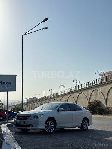 Toyota Camry-6