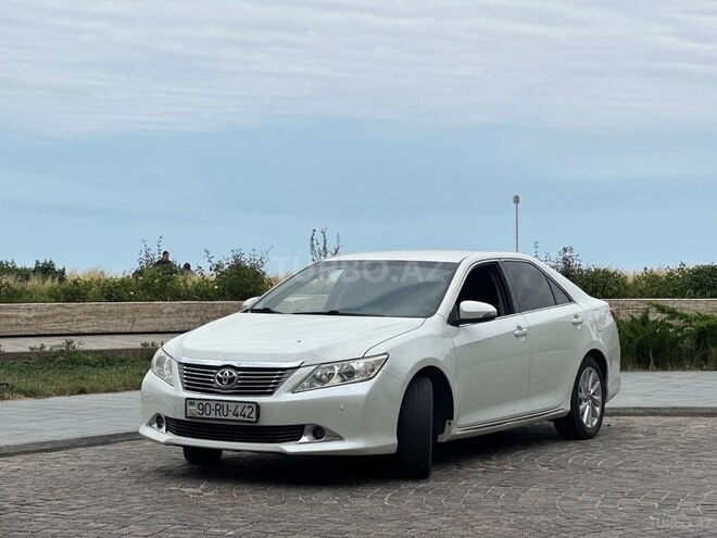 Toyota Camry-5