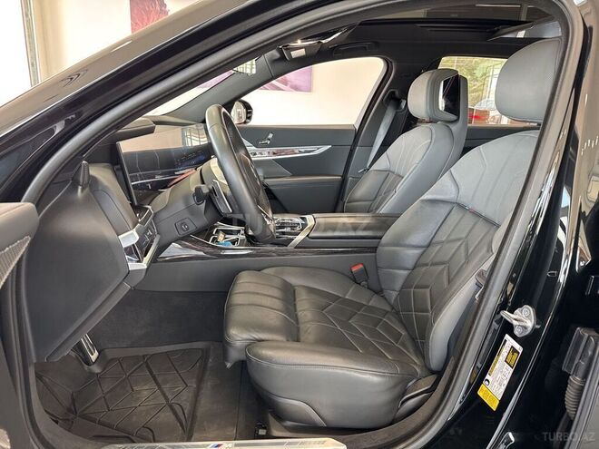 BMW 740-9