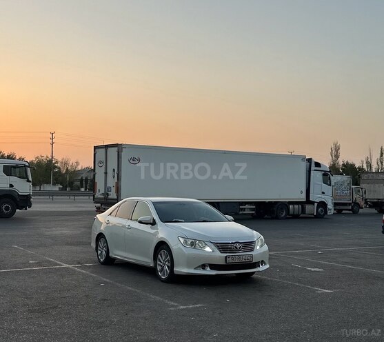 Toyota Camry-1