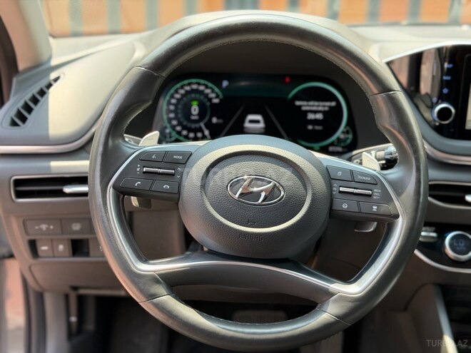 Hyundai Sonata-14