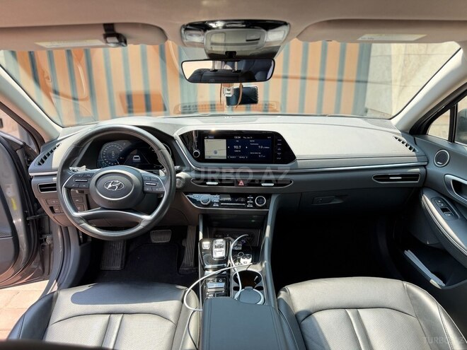 Hyundai Sonata-12