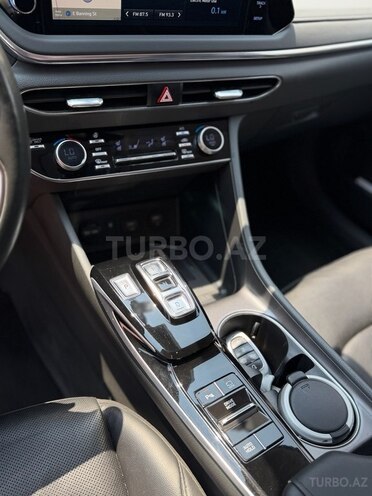 Hyundai Sonata-15