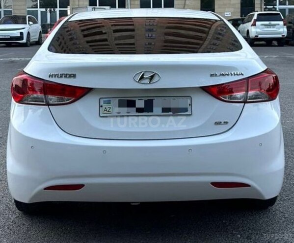 Hyundai Elantra-7