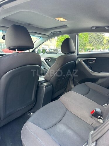Hyundai Elantra-5