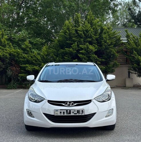 Hyundai Elantra-1