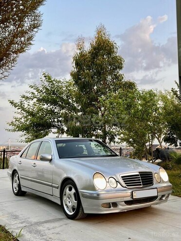 Mercedes E 220-4