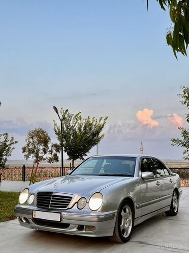 Mercedes E 220-3