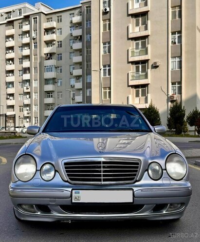 Mercedes E 220-2