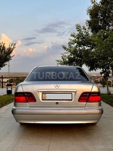 Mercedes E 220-7