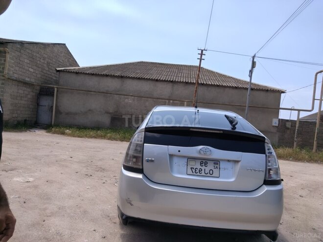 Toyota Prius-2