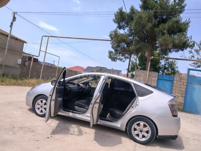 Toyota Prius-6