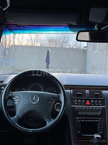 Mercedes E 220-9