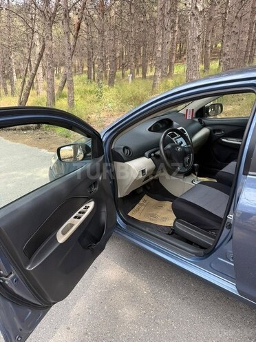 Toyota Yaris-8