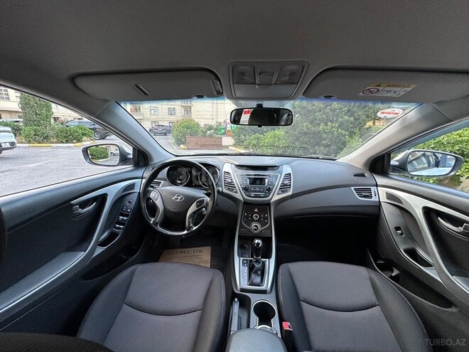 Hyundai Elantra-5