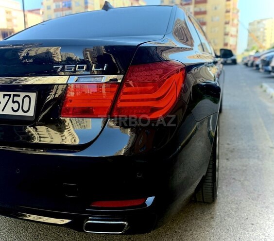 BMW 750-9