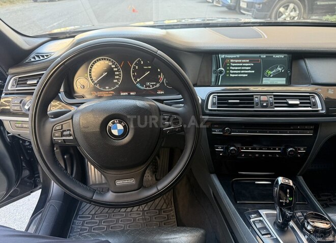 BMW 750-12