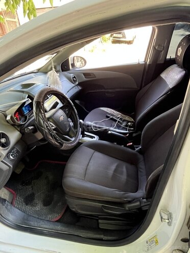 Chevrolet Aveo-6