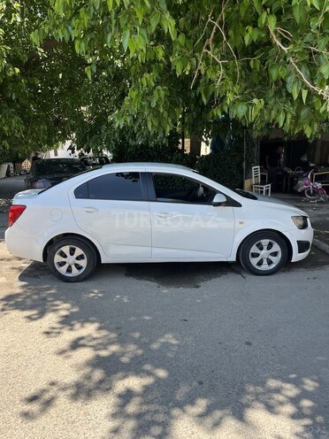 Chevrolet Aveo-5