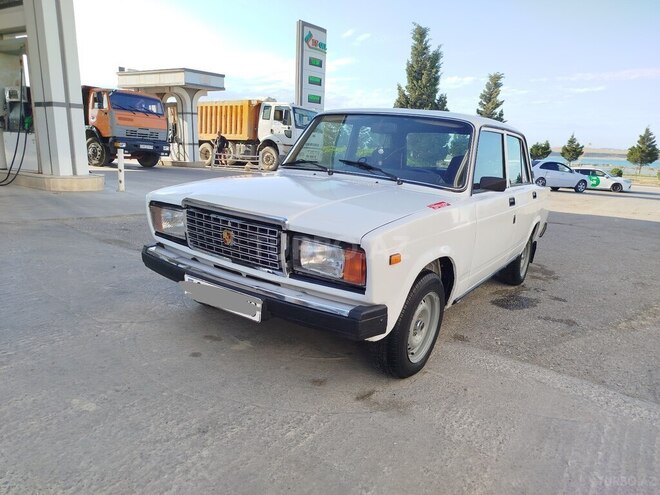 LADA (VAZ) 2107-4