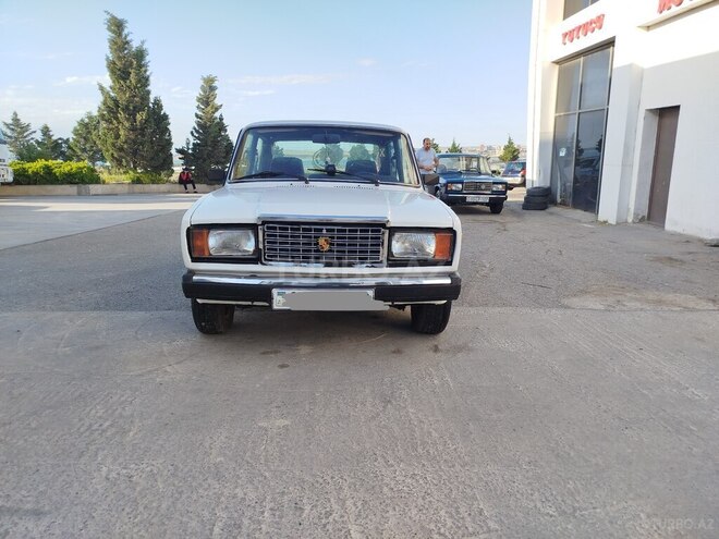 LADA (VAZ) 2107-1
