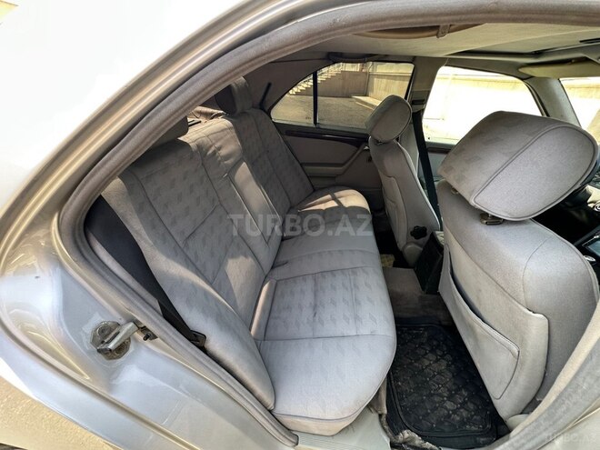 Mercedes C 250-11