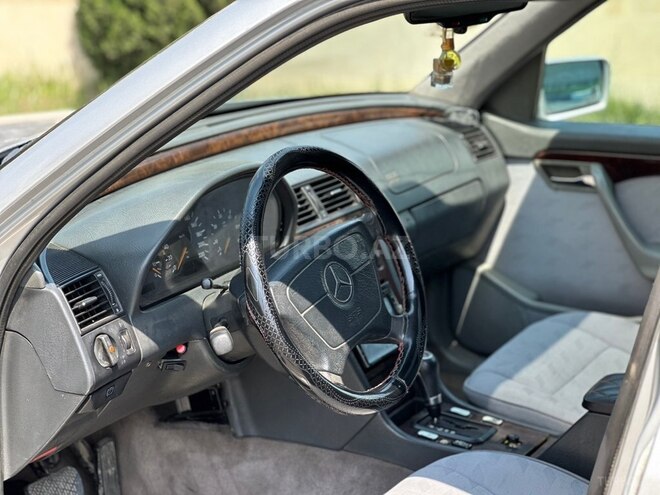 Mercedes C 250-9
