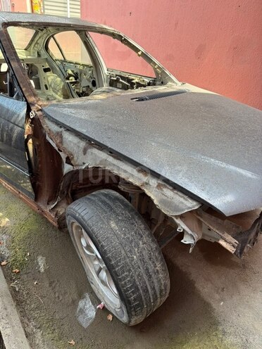 BMW 318-2