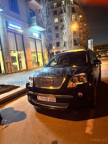GMC Acadia-1