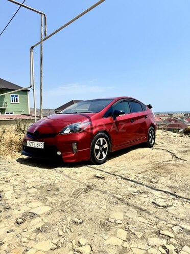 Toyota Prius-12