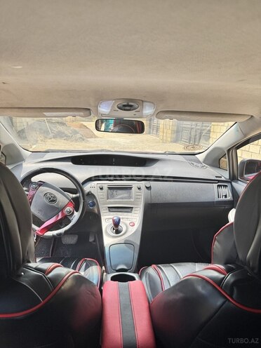 Toyota Prius-2