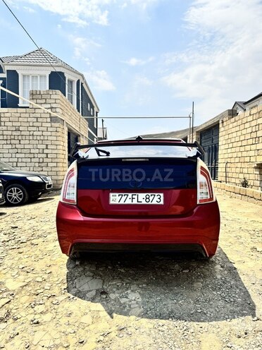 Toyota Prius-5