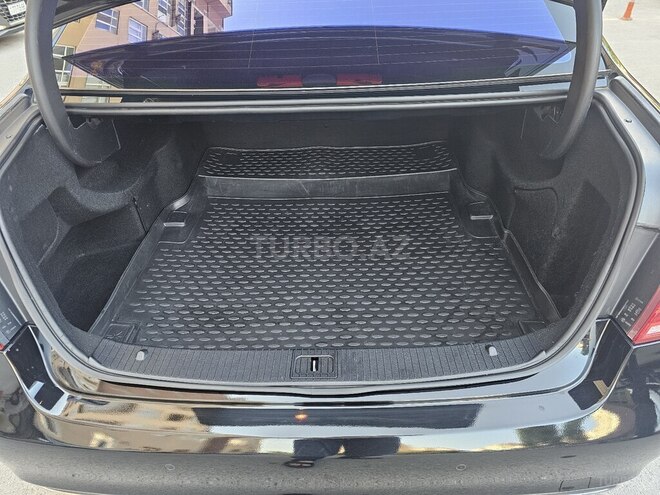 Mercedes E 250-7