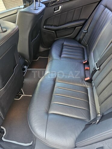 Mercedes E 250-8