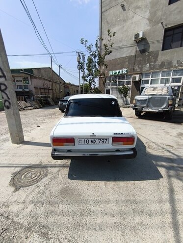 LADA (VAZ) 2107-2