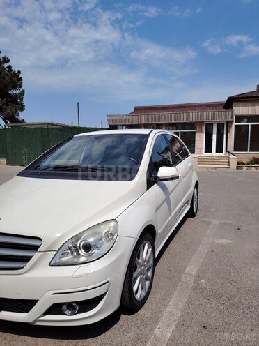 Mercedes B 180-5