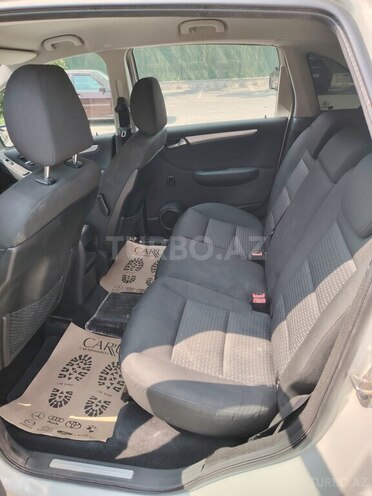 Mercedes B 180-9