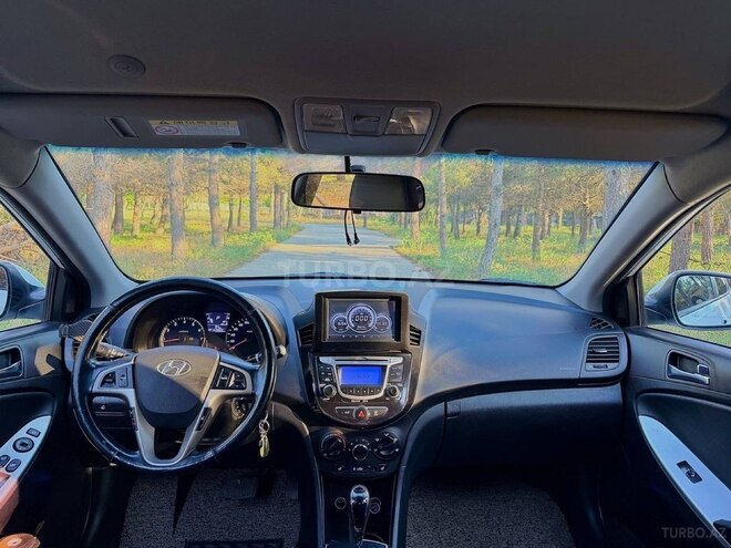 Hyundai Accent-6
