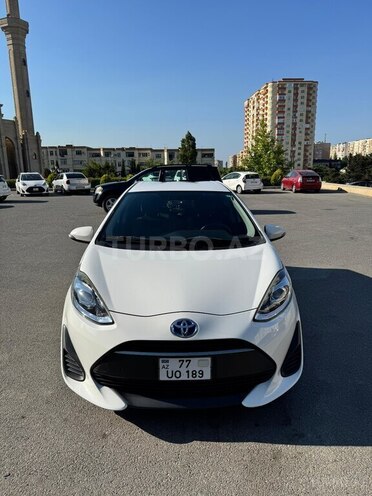 Toyota Aqua-1
