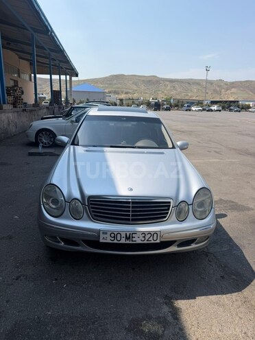 Mercedes E 320-1