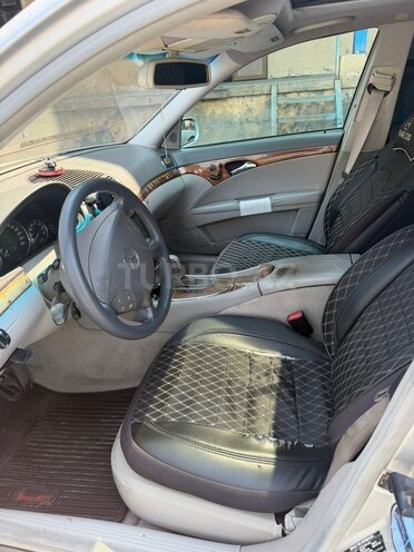 Mercedes E 320-7