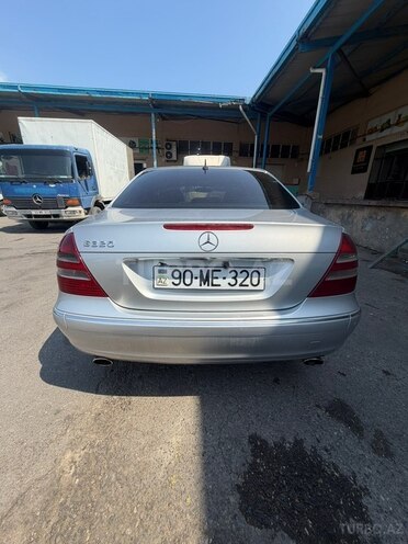 Mercedes E 320-6