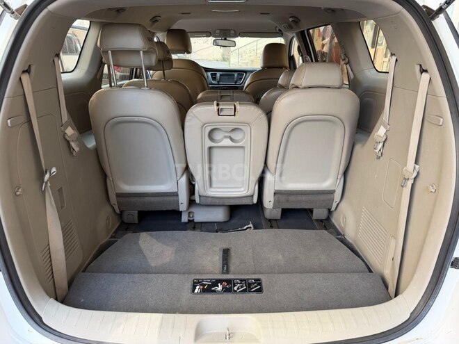 Kia Carnival-10