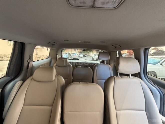 Kia Carnival-9