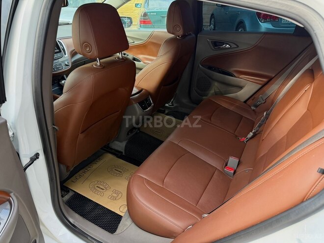 Chevrolet Malibu-12