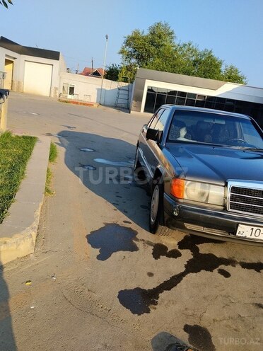 Mercedes 190-5