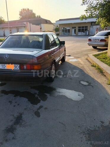 Mercedes 190-8