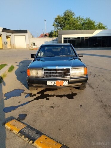 Mercedes 190-1