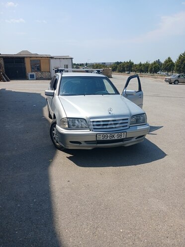Mercedes C 220-1