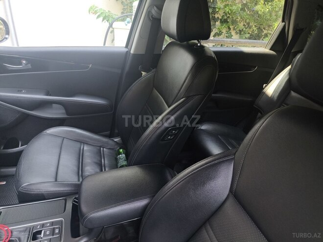 Kia Sorento-11